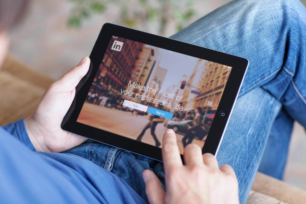 LinkedIn, leveraging LinkedIn for networking opportunities